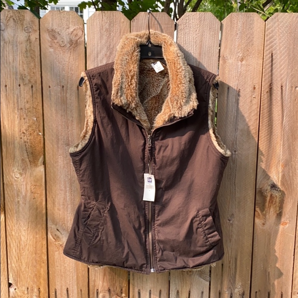 Gap reversible faux fur Vest